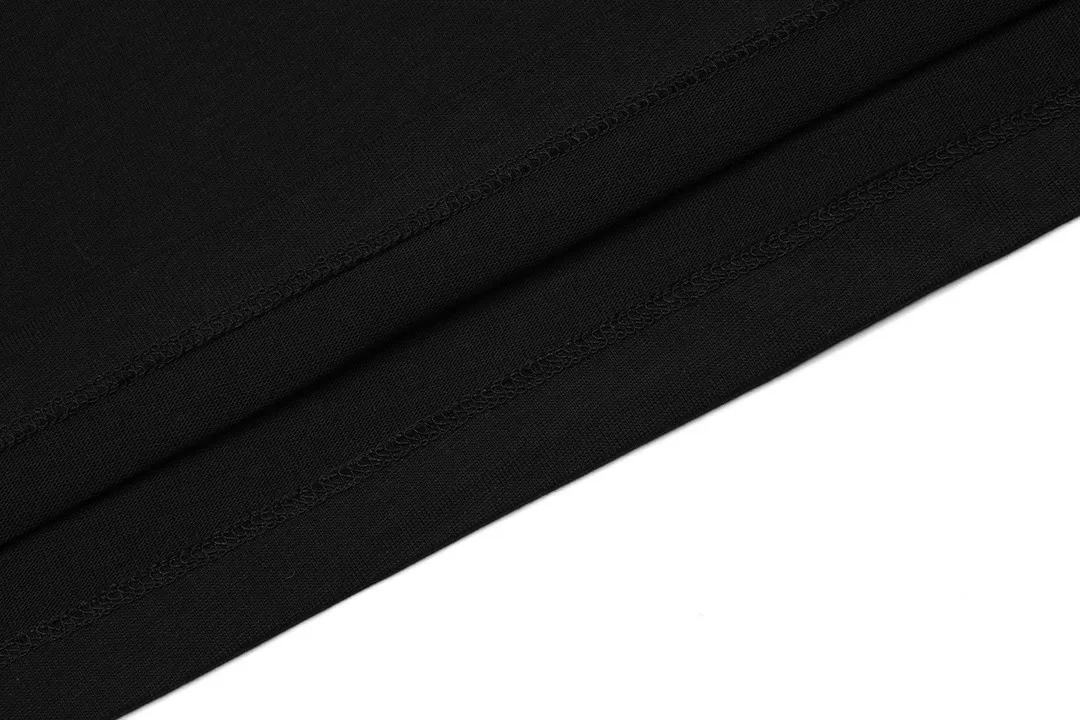 BALMAN Balman 2026 Early Spring New Arrival Imported machine high-density embroidered small letter logo on the chest Men's and women's Same Style short-sleeved T-shirt Customized gram 100% double yarn pure cotton fabric Custom dyed 32 double-strand threads Collar label, hangtag, main mark and three labels complete Color: Black Size: XS S M L